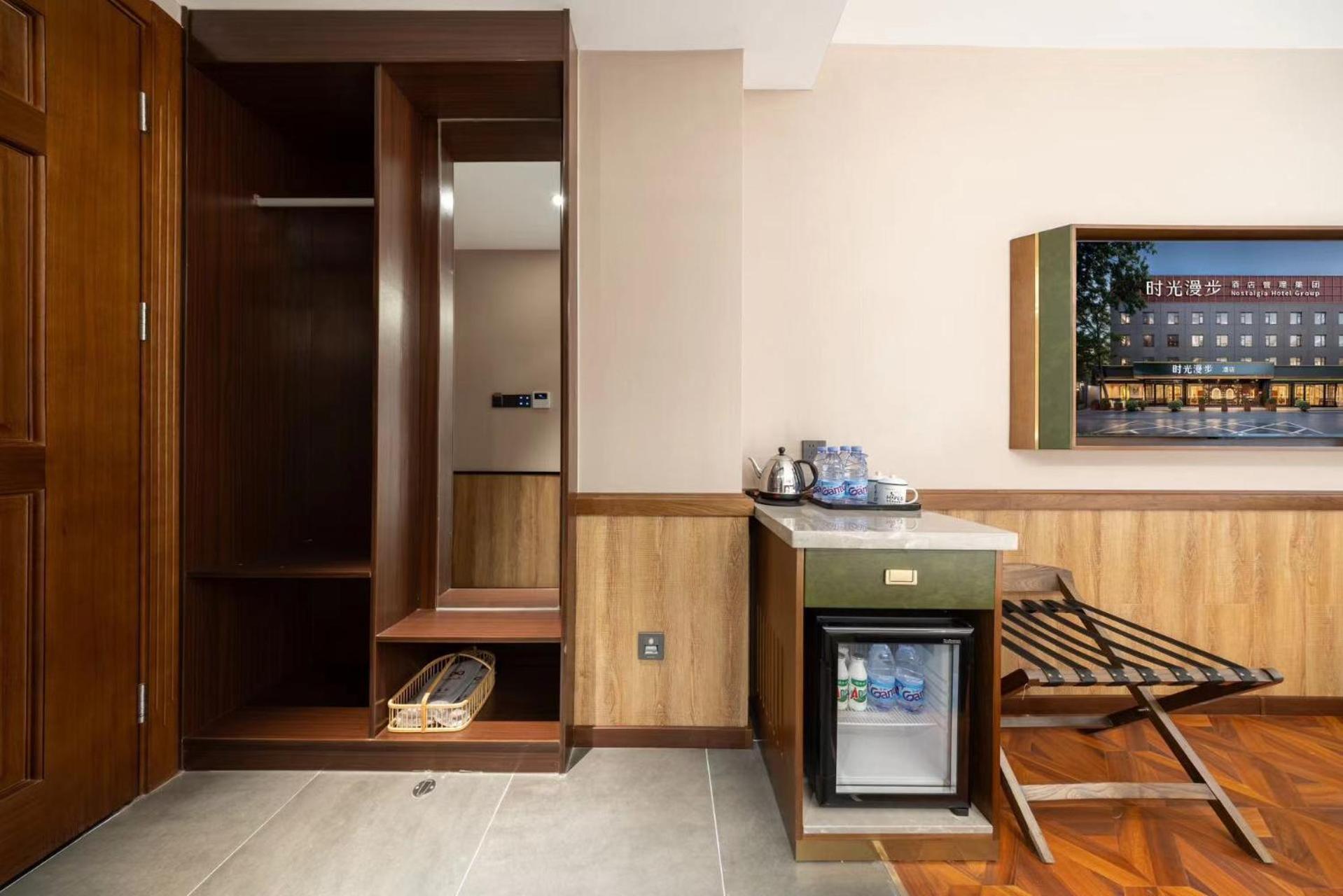 Nost Algia Hotel Near Beijing Panjiayuan Antique Market- Beijing Happy Valley, Cbd, China Zun And Sanlitun, Tian'Anmen Square, Free Ice Cream, Mineral Water, Coffee, Snacks And Laundry Service, Free Gymnastic, English Communication Well Exterior foto